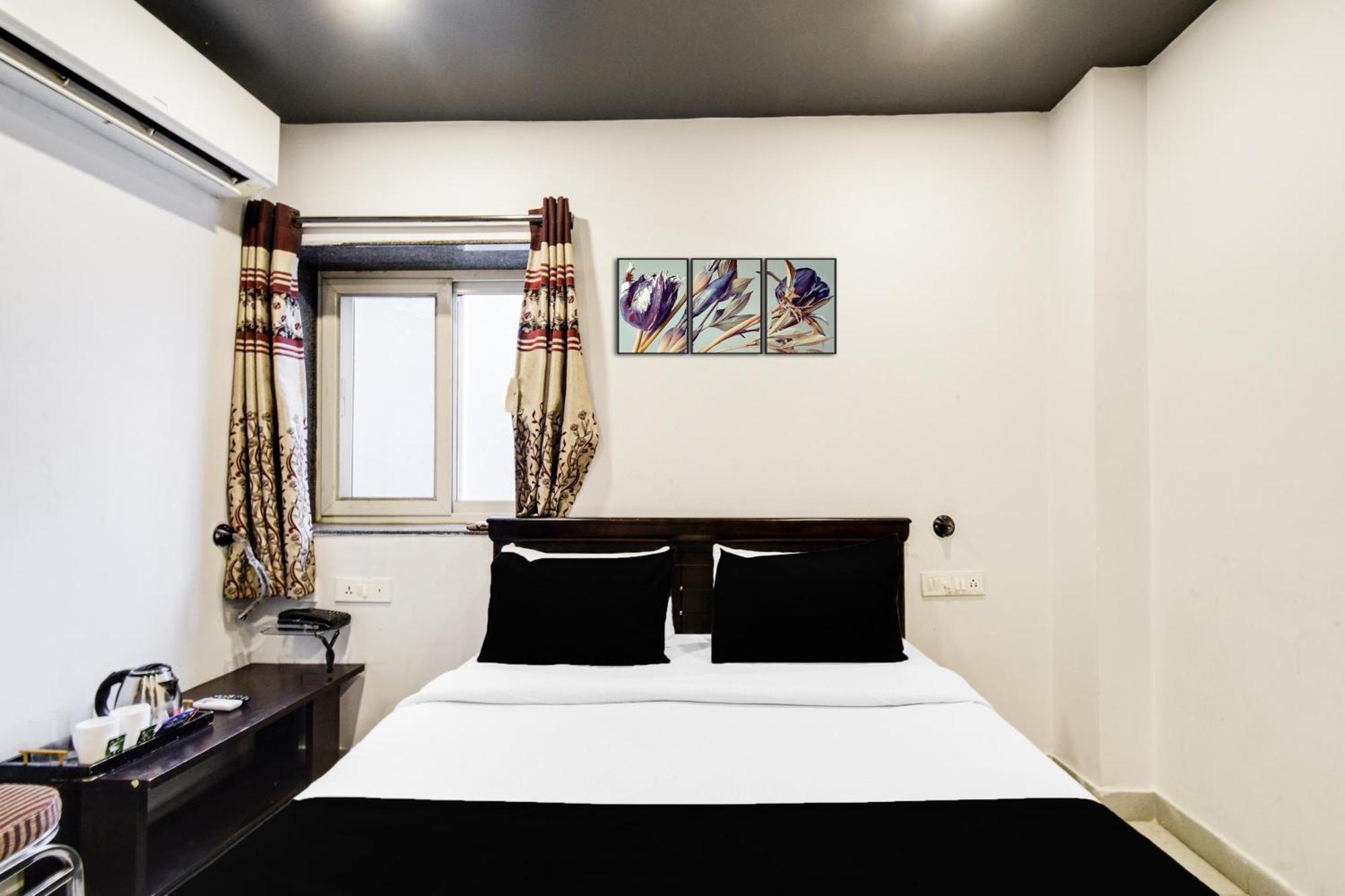 Super Townhouse Alwal Road 호텔 Trimulgherry 외부 사진