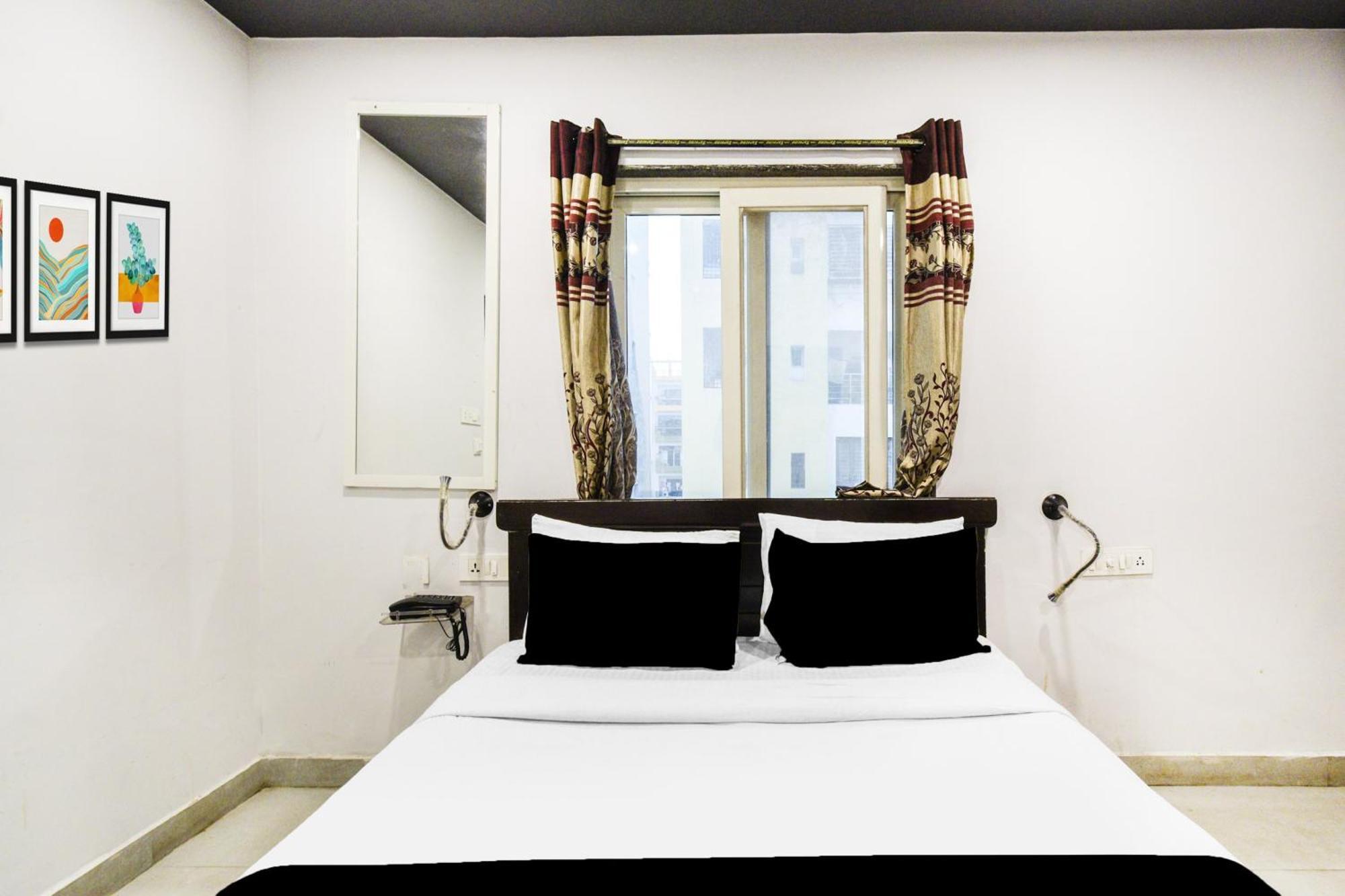 Super Townhouse Alwal Road 호텔 Trimulgherry 외부 사진