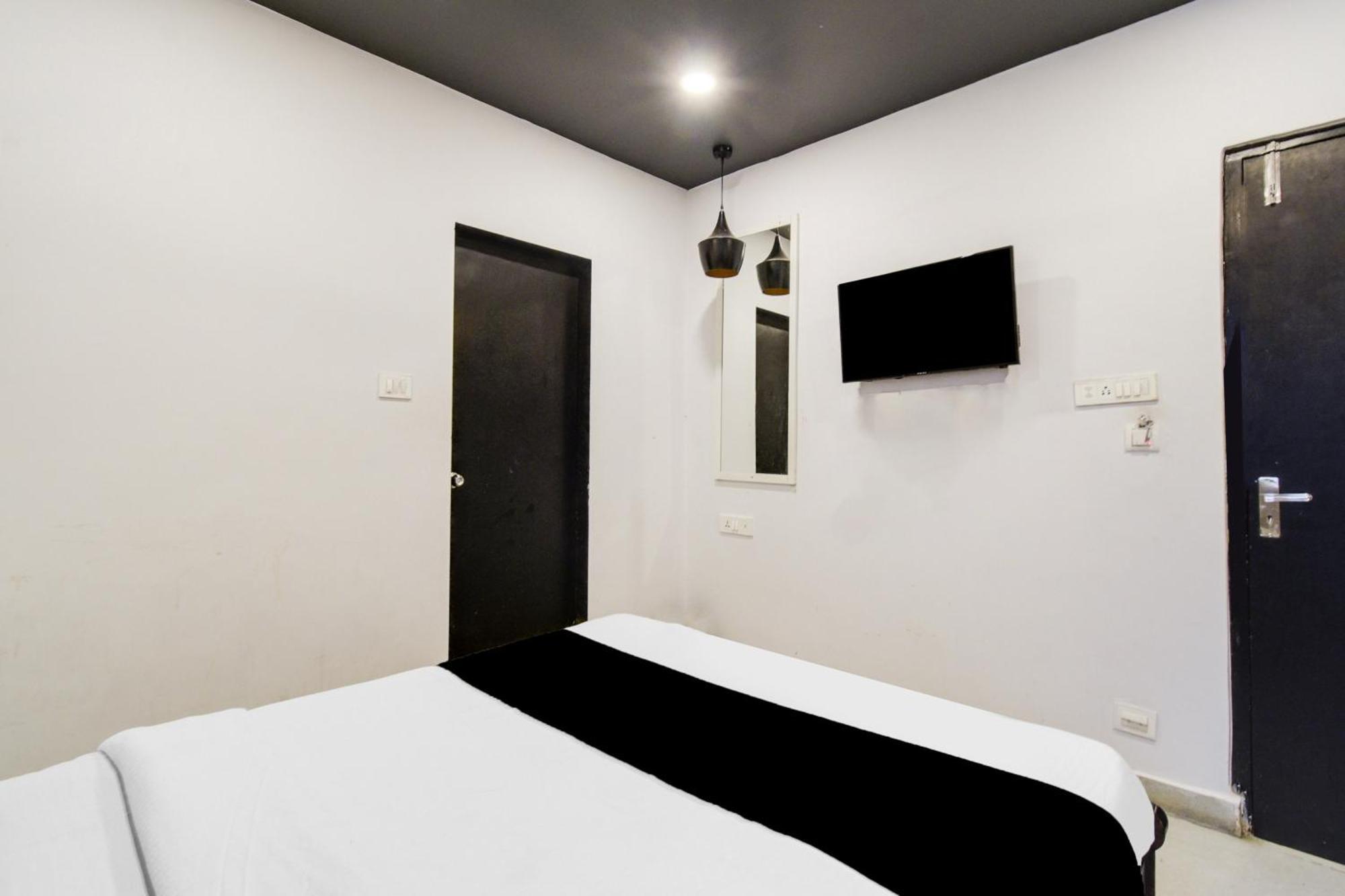 Super Townhouse Alwal Road 호텔 Trimulgherry 외부 사진